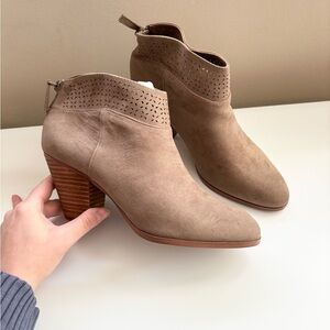 Violet and Red Jackson lazer cut topline bootie size 8.5 new